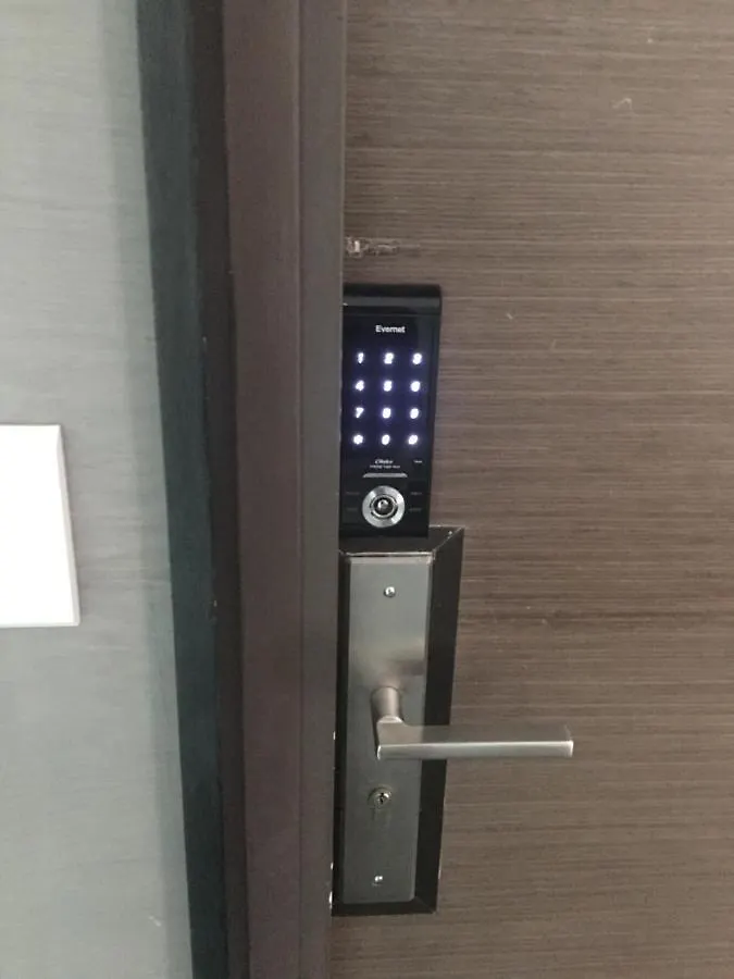 Apartment Urbano Luxury Maritime Suite George Town
