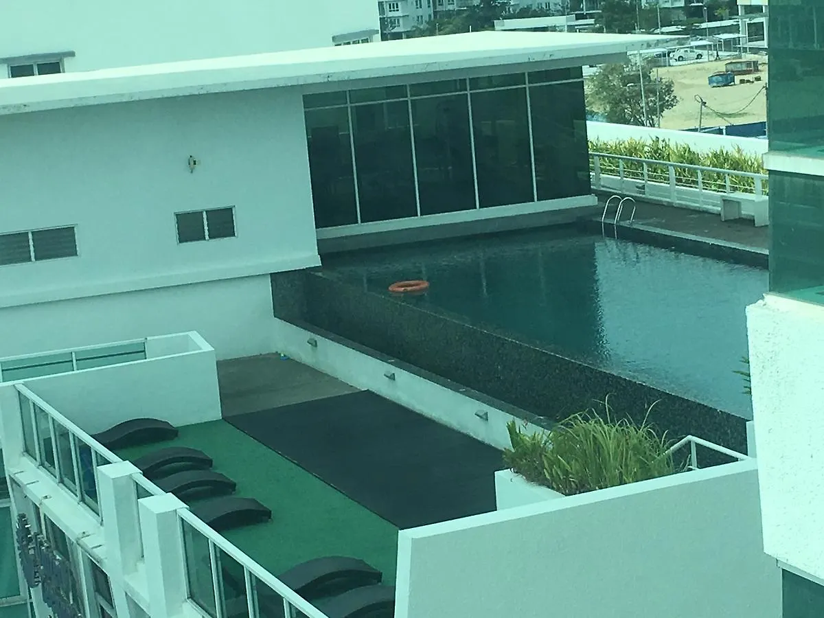 Apartment Urbano Luxury Maritime Suite George Town