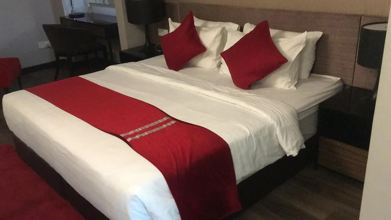 Apartment Urbano Luxury Maritime Suite George Town